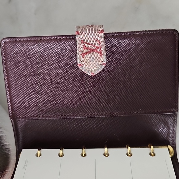 Louis Vuitton Planner - Picture 5 of 9